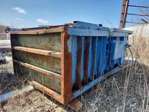 lot 19208 image: Industrial Electric Trash Compactor