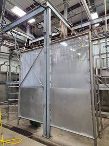 lot 15658 image: Industrial Overhead Track System W Wall Panels and Overhead Beams