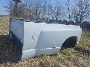 lot 51 image: 2012-2018 8FT White Dodge Ram Heavy-Duty 4x4 Truck Bed