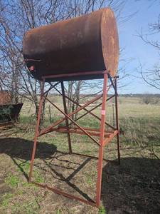 lot 54 image: Industrial Steel Water Tank with Stand - Approx. 500 Gal