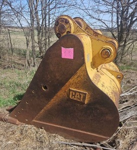 lot 59 image: CAT 32022 Excavator Bucket