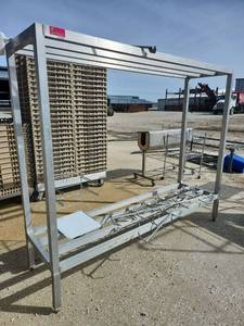 lot 15372 image: Commercial Aluminum Rack System