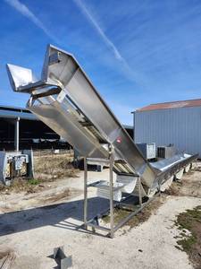 lot 15405 image: Industrial Material Handling Conveyor System