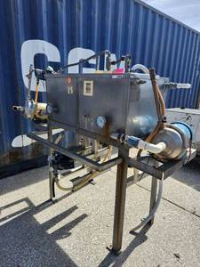 lot 15416 image: Stainless Steel Industrial Mixing Tank with Motor