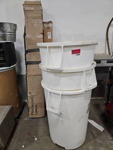 lot 15686 image: Set of (3) 5-Gallon Food Grade Storage Buckets with Fluorescent Lamps