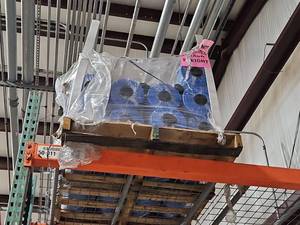 lot 15751 image: Bulk Lot of Gaylord Pallet Bags