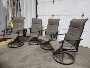 lot 15760 image: Outdoor Swivel Patio Chairs - Set of 4