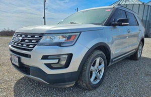 2017 Ford Explorer XLT 4WD - SILVER