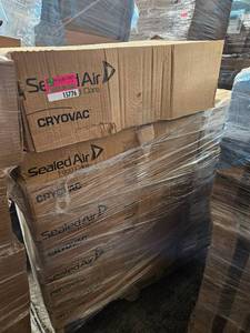 lot 15776 image: Bulk Lot of Sealed Air Cryovac Food Packaging