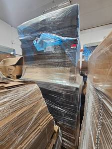lot 15791 image: Bulk Lot of Cardboard Boxes - International Paper Revier 40# Shallow &amp 60# Small B