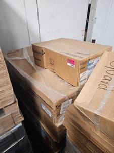 lot 15794 image: Bulk Lot of Sealed Air Barrier Bags 14x26 inch