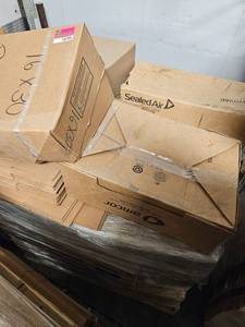 lot 15795 image: Bulk Lot of Commercial Filling Shortening &amp Sealed Air Food Care Packaging