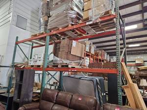lot 15824 image: Industrial Warehouse Pallet Racking System