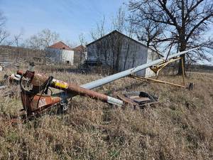 lot 23302 image: Hutchinson Grain Auger System
