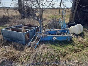 lot 23305 image: Metal carts with Transport Wheels