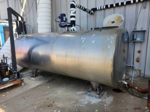 lot 4330 image: DeLaval New Century Bulk Milk Cooler Tank