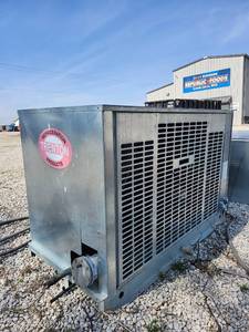 lot 15923 image: Trenton Commercial Refrigeration Condensing Unit  Model TEZA130L8-HT-4B-6719
