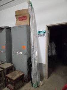 lot 23505 image: Unger Optiloc 2- Section Extension Poles