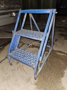lot 23526 image: Blue Metal 2-Step Industrial Safety Step Ladder