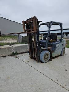 lot 23536 image: Toyota Industrial Forklift with Lifting Forks