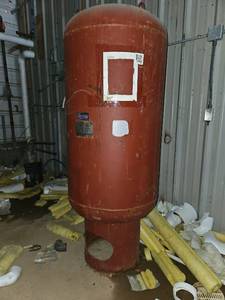 lot 23546 image: American Wheatley HVAC Expansion Tank BDT-V-75ASH 200 PSI