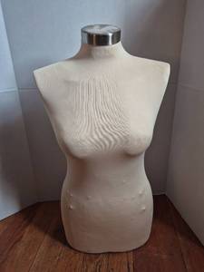 lot 28295 image: Female Dress Form Mannequin Torso