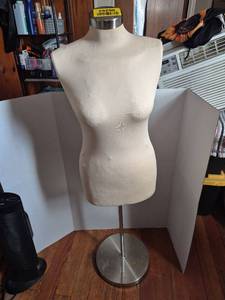 lot 28296 image: Professional Dress Form with Metal Stand