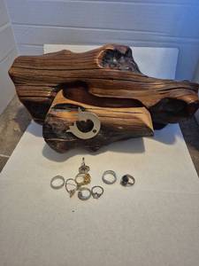 lot 28511 image: Norsan Wood Jewelry Box with Rings