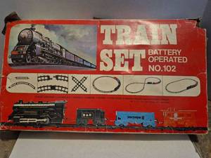 lot 28543 image: Train Set Battery Operated No. 102 with Track