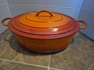 lot 28551 image: Le Creuset #20 Cast Iron Dutch Oven - Flame Orange