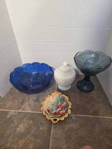 lot 28558 image: Decorative Glass Collection - Hobnail Jar, Blue Bowls & Floral Plate