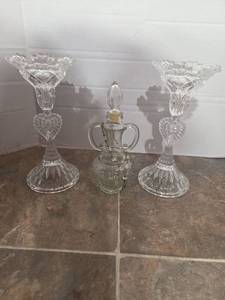 lot 28559 image: Crystal Glass Epergne Centerpiece Set