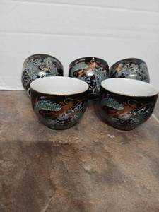 lot 28561 image: Japanese Dragon Tea Cups Set