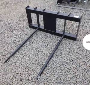 lot 3086 image: Heavy-Duty Skid Steer Bale Spear Attachment