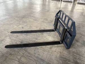 lot 3106 image: Unused 2026 JCT Skid Steer Pallet Fork Frame with 60in Long Tines