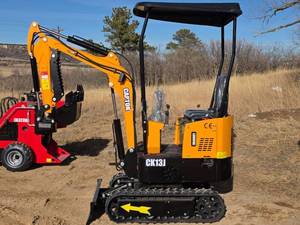 lot 3241 image: Captok CK13J Mini Excavator - 13.5HP Compact Digger (Yellow)