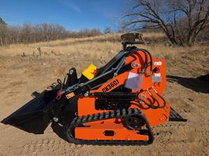 lot 3244 image: CK-36C Mini Skid Steer Loader