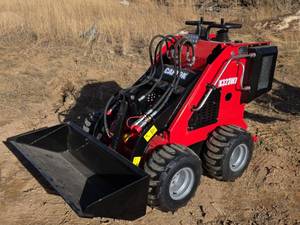 lot 3247 image: CK323W Mini Skid Steer Loader - 13.5HP