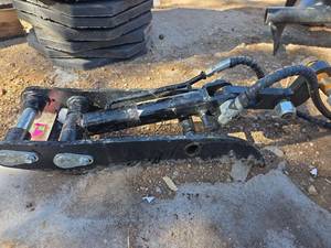 lot 3355 image: Mini Excavator Thumb Attachment