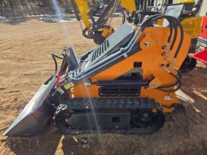 lot 3364 image: LandHonor Mini Skid Steer Loader LHR-ME380X1