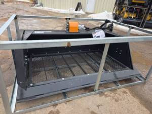 lot 3419 image: Wolverine 72-inch Skid Steer Screening Bucket