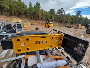 lot 3712 image: Wolverine CB-11-750F Hydraulic Breaker