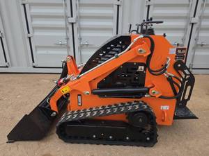 lot 3735 image: Landhero LDH-T460 Mini Skid Steer Loader