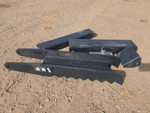 lot 3792 image: Wolverine FCM 31-36 In Inch Backhoe Excavator Thumb Attachments Weld On