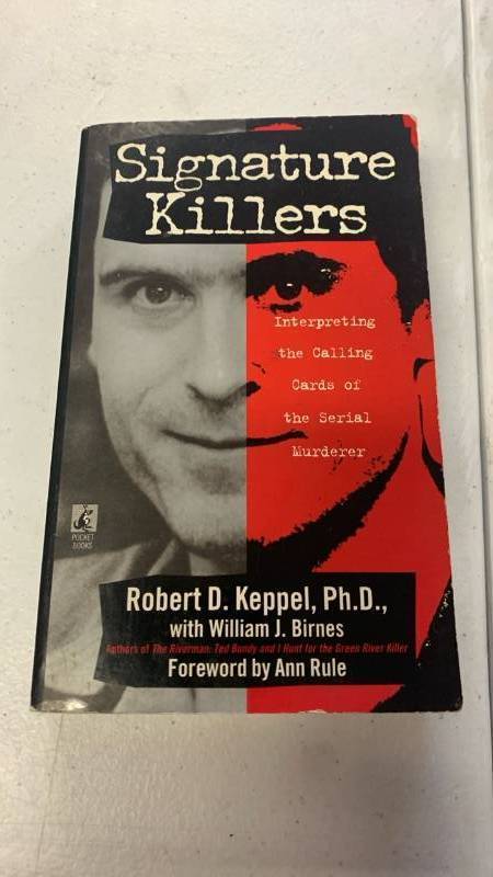 lot 688 image: Signature Killers Book by Robert D. Keppel 1997 paperback book
