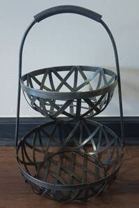 lot 319 image: Black Metal Geometric Fruit Basket with Handle