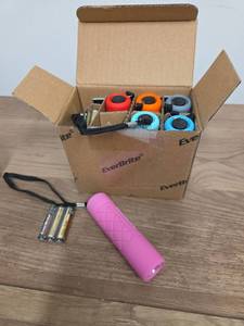 lot 1369 image: Six Pack Battery Powered Flashlight  - Retail $0