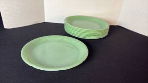 lot 6 image: Anchor Hocking Jadeite plates set of 9