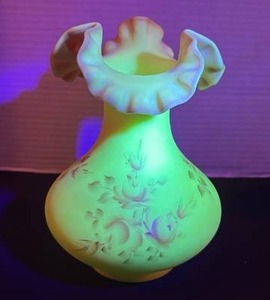 lot 8 image: Fenton UV reactive ruffled top vase painted with a Burmese treatment
