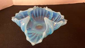 lot 14 image: Fostoria heirloom aqua opalescent squared bowl